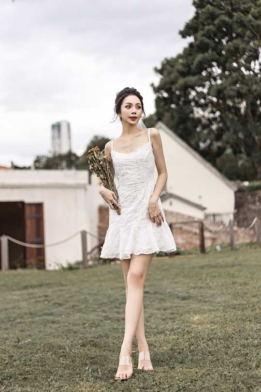 AUREA FRILL HEM MINI DRESS (WHITE)