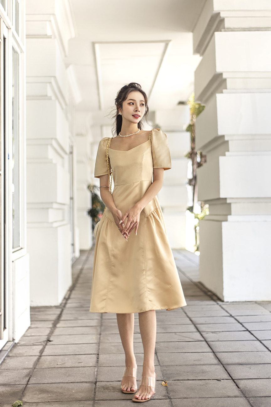 VALORIE SWEETHEART MIDI DRESS CHAMPAGNE GOLD