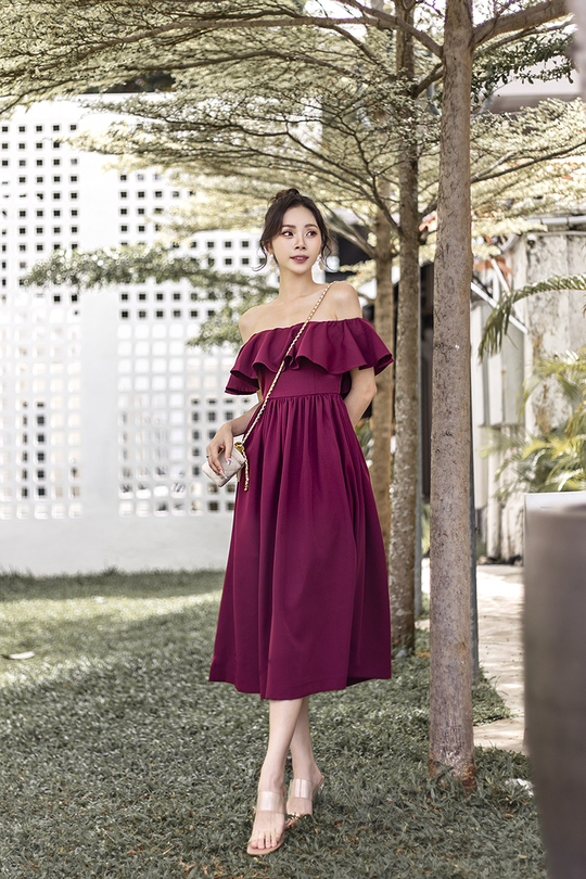 SYLVEIA OFF SHOULDER MIDAXI DRESS (MAROON)