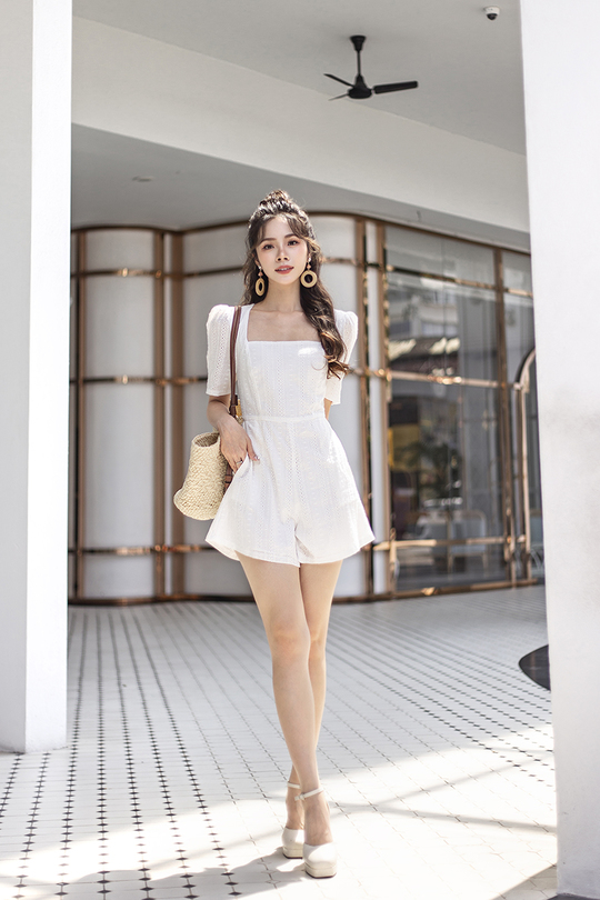 LANNIE SQUARE NECK PLAYSUIT (WHITE)