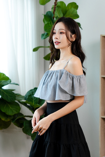 GRACEN COLD SHOULDER CROP TOP (BLACK STRIPE)