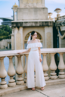 SLOANE OFF SHOULDER CROP TOP (CREAM LACE)