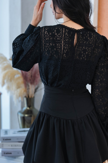 WALDA LONG SLEEVE BLOUSE (BLACK LACE)