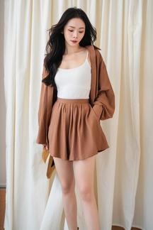 BROOKE ELASTICATED WAIST SHORTS (BROWN)