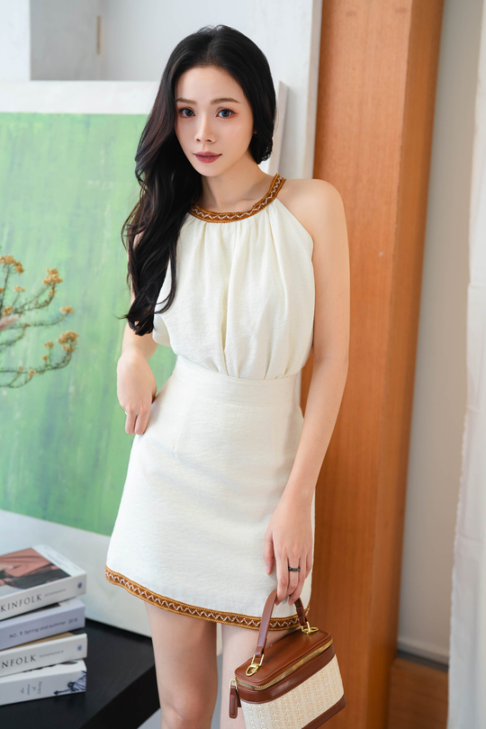 DAISY HALTER NECK CAMISOLE TOP (CREAM)
