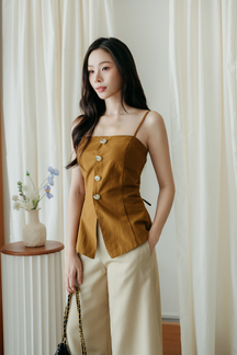 KYRIE BUTTON CAMI TOP (BROWN)