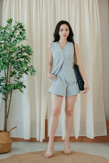 EMMIE BUTTON VEST TOP (LIGHT BLUE)