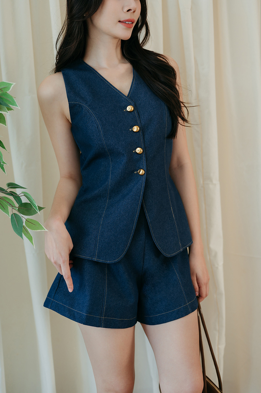 EMMIE BUTTON VEST TOP (JEAN BLUE)