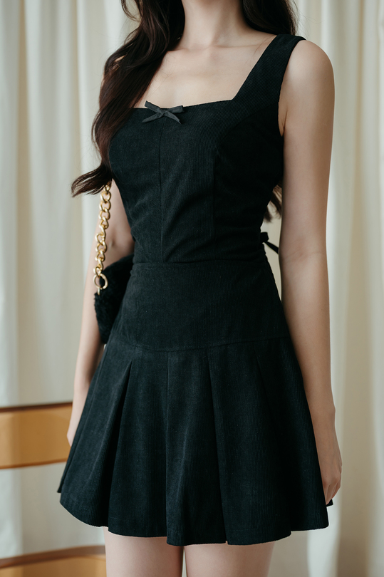 DUFFIE PLEATED A-LINE SKIRT (BLACK)