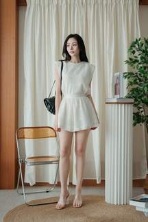 OLLIE SHOULDER PADDED BOXY TOP (CREAM)