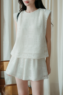 OLLIE SHOULDER PADDED BOXY TOP (CREAM)