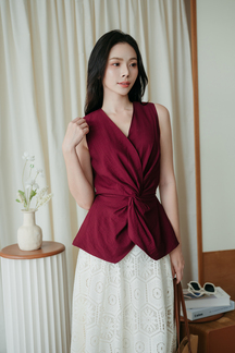 SHIZUE V NECK TWIST FRONT TOP (MAROON)