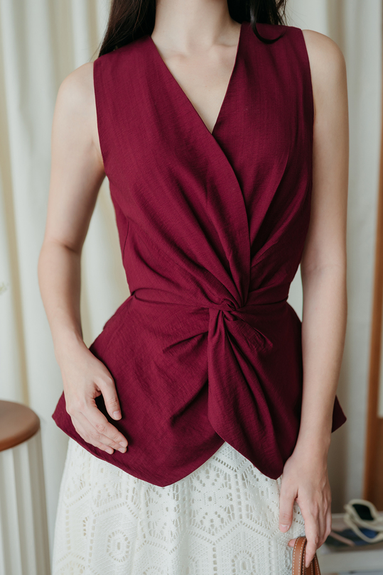 SHIZUE V NECK TWIST FRONT TOP (MAROON)