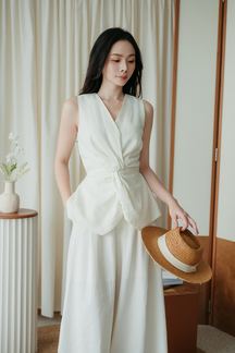 SHIZUE V NECK TWIST FRONT TOP (CREAM)