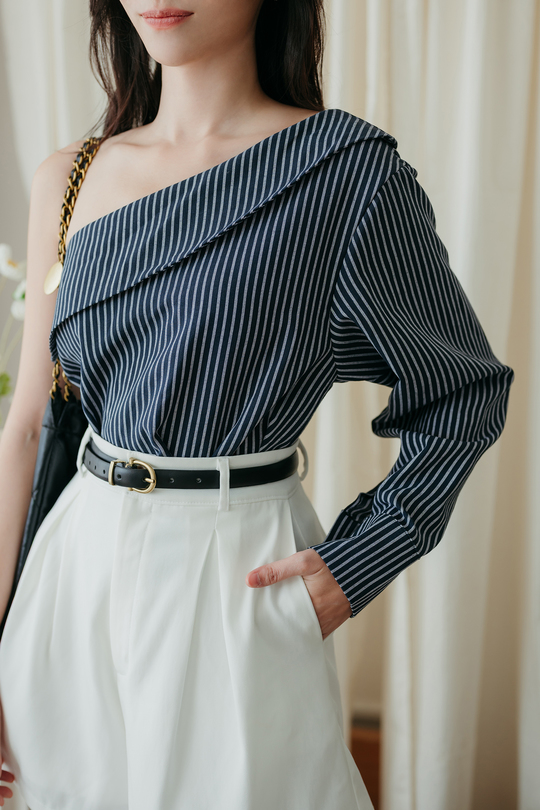 GENEVA SLOPE SHOULDER TOP (BLUE STRIPE)