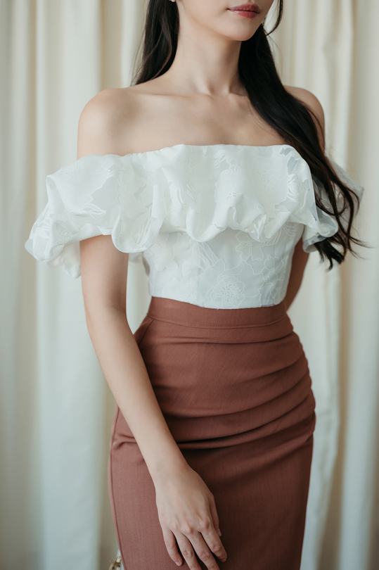 PHILOMENA OFF SHOULDER TOP (WHITE FLORAL)