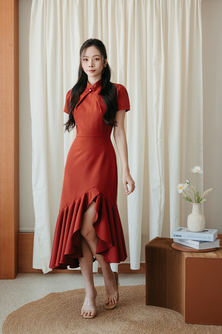 JANNY ASYMMETRICAL CHEONGSAM (RED)