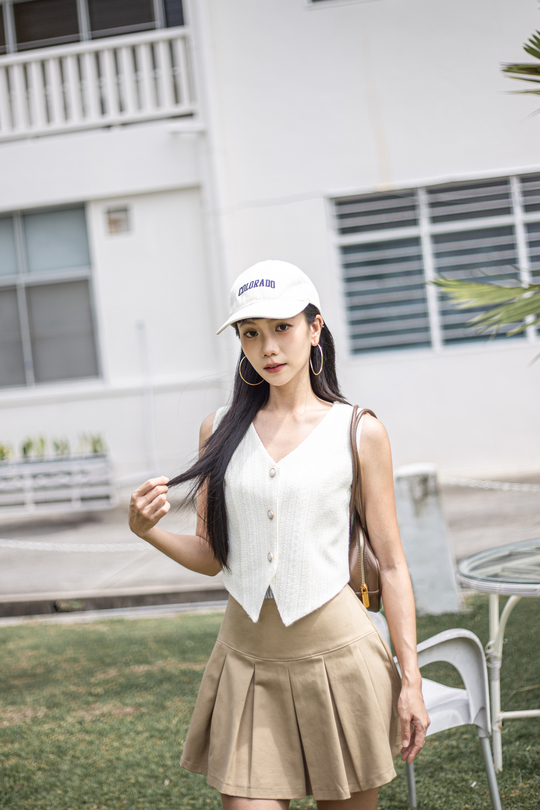 BONNY BUTTON FRONT VEST TOP (CREAM)
