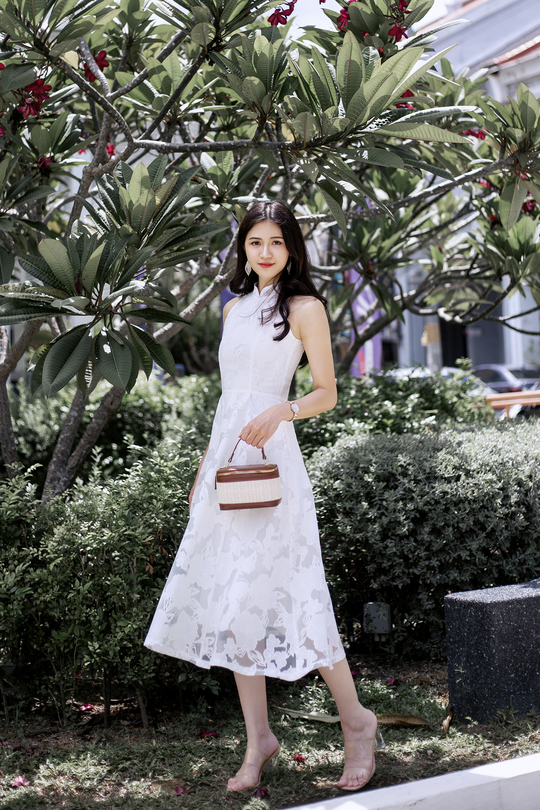  LEVINIA MANDARIN COLLAR MIDI DRESS (WHITE FLORAL)