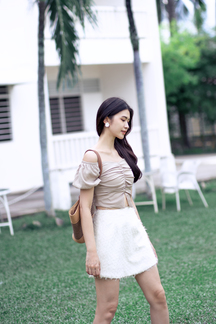 BRIANNA FRONT SPLIT TOP (DARK VANILLA)