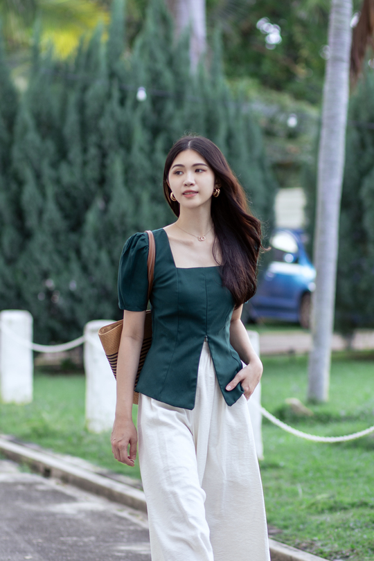 LINDIE FRONT ZIPPER TOP (DARK GREEN) LINDIE FRONT ZIPPER TOP (DARK GREEN)