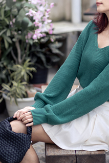 RHEA V NECK KNIT SWEATER (GREEN)