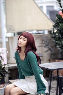 RHEA V NECK KNIT SWEATER (GREEN)