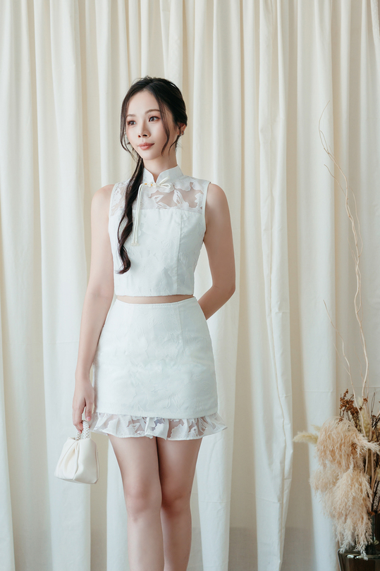 RUYI CHEONGSAM CROP TOP (WHITE) RUYI CHEONGSAM CROP TOP (WHITE)