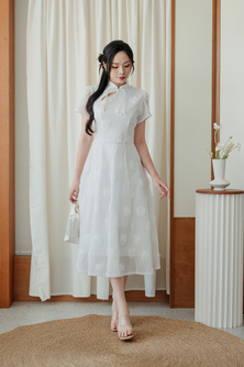 YAN CHEONGSAM MIDI DRESS (WHITE FLORAL)