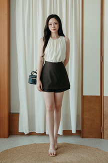 BARRETT ROUND NECK SLEEVELESS TOP (CREAM)