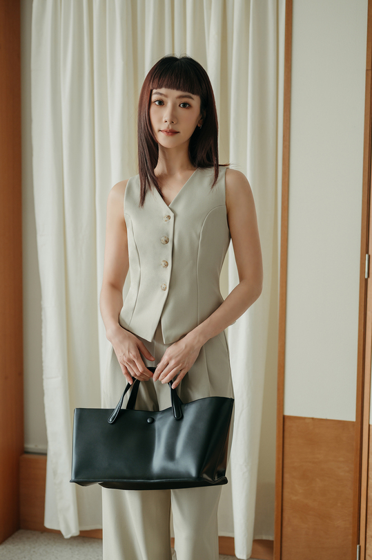 JORI V NECK VEST TOP (KHAKI)