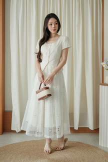 TRICHA SQUARE NECK TOP (CREAM)