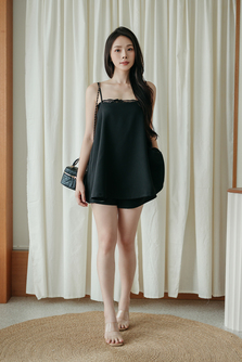 MANON FLARE CAMI TOP (BLACK)
