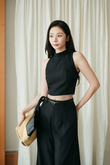 NIVA ROUND NECK CROP TOP (BLACK) NIVA ROUND NECK CROP TOP (BLACK)