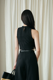 NIVA ROUND NECK CROP TOP (BLACK) NIVA ROUND NECK CROP TOP (BLACK)