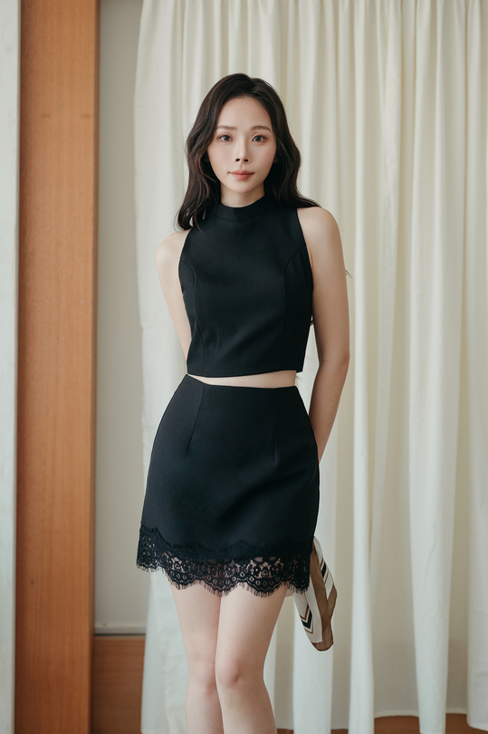DOBBIE MID WAIST SKORT (BLACK)