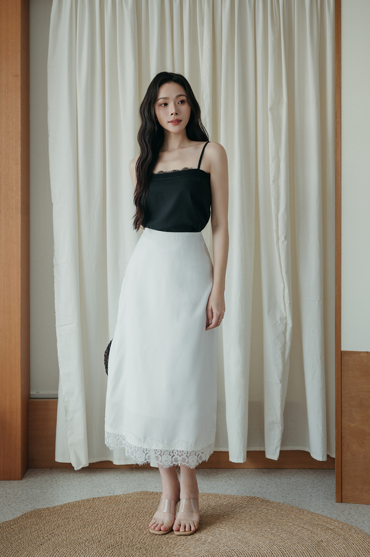 HYDEE HIGH WAISTED LACE SKIRT (WHITE)