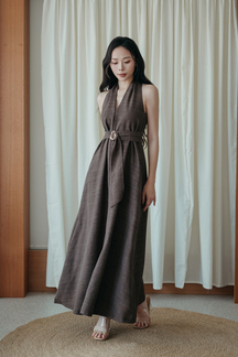 BRYNN V-NECK DRESS (BROWN) 