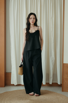 XANA V NECK LACE TOP (BLACK)
