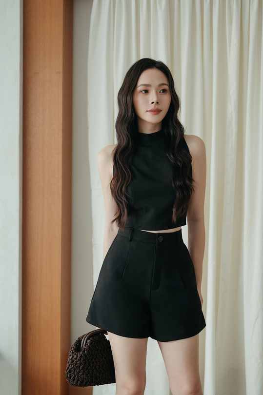 MAZ HIGH WAISTED SHORTS (BLACK) MAZ HIGH WAISTED SHORTS (BLACK)