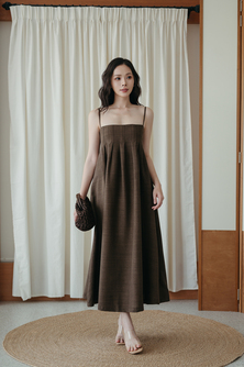 SHERLEE CAMI ELASTIC DRESS (BROWN) 