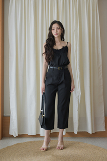 IVAN PLEATED FRONT CROPPED PANTS (BLACK)