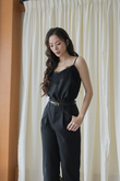 IVAN PLEATED FRONT CROPPED PANTS (BLACK) IVAN PLEATED FRONT CROPPED PANTS (BLACK)