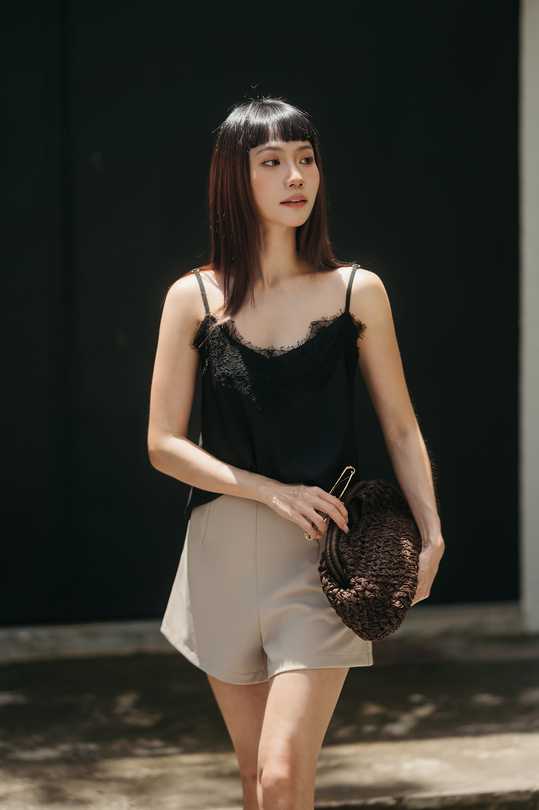 ADRIAN HIGH WAISTED SHORTS (KHAKI) ADRIAN HIGH WAISTED SHORTS (KHAKI)
