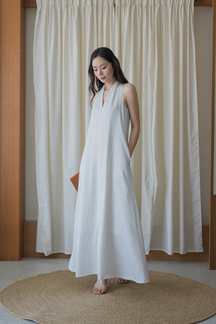 BRYNN V-NECK DRESS (WHITE STRIPE) 