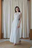 BRYNN V-NECK DRESS (WHITE STRIPE) BRYNN V-NECK DRESS (WHITE STRIPE)